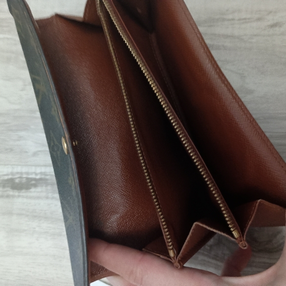 Authentic Louis Vuitton Long wallet - Picture 10 of 13